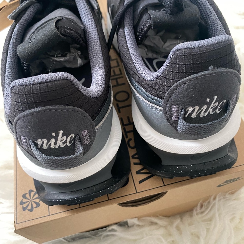 Nike Air Max Pre Day Shoes - Picture 12 of 13